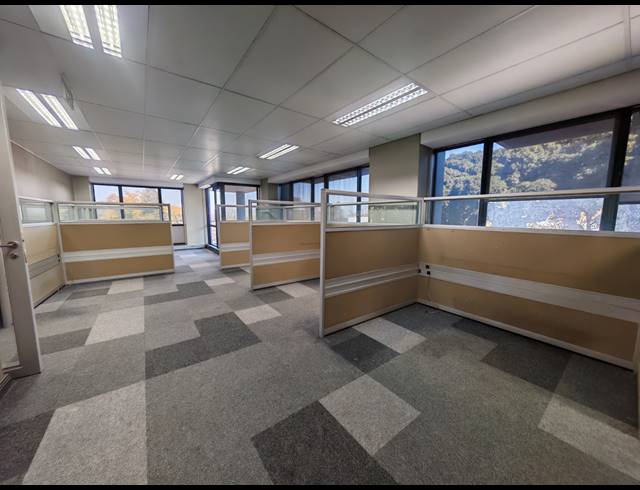 1,662M² OFFICE FOR SALE IN RANDJESPARK